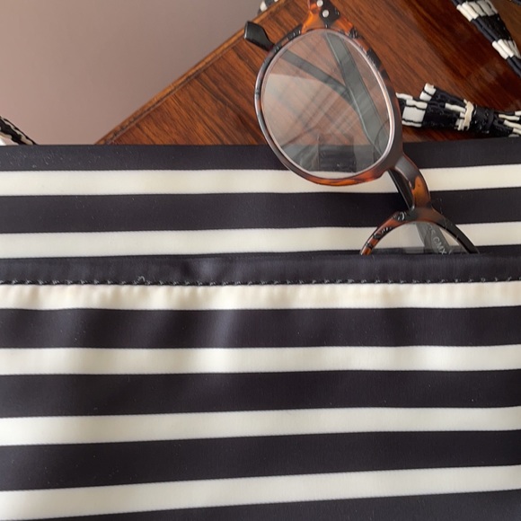 KATE SPADE BLACK/OFF WHITE CROSSBODY - Picture 3 of 4